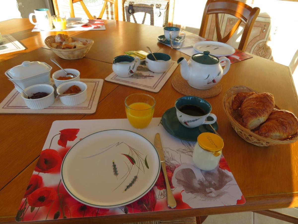 Le Castelet-Arzeliers Acomodação com café da manhã Laragne-Monteglin Exterior foto