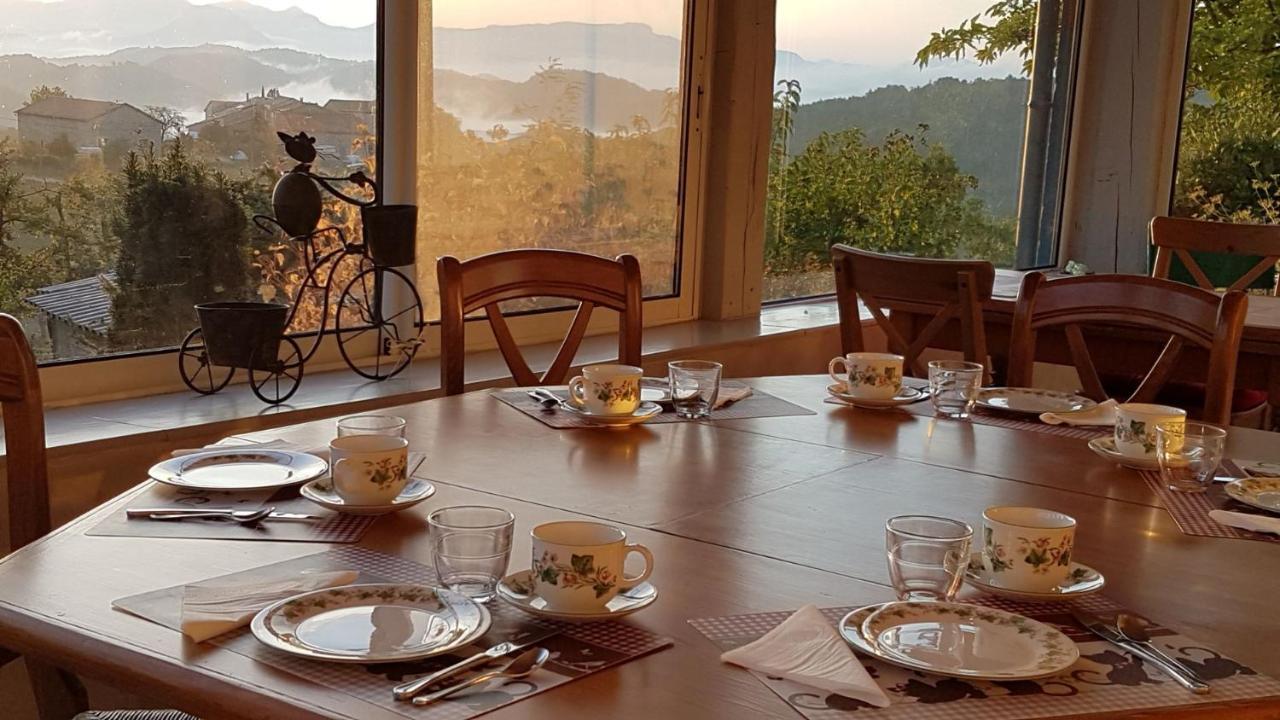 Le Castelet-Arzeliers Acomodação com café da manhã Laragne-Monteglin Exterior foto